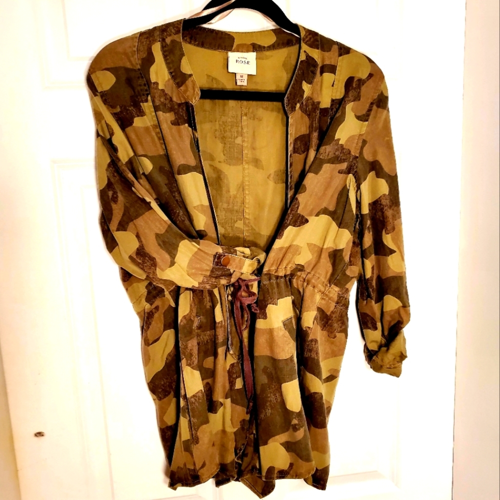 3/$30 Knox Rose Green Camo Drapey Lightweight Cardigan Jacket - Women's Med NWOT